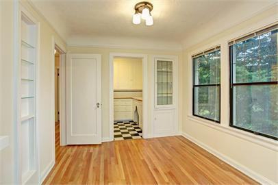 Mary Lew Apartments - Photo 2 of 11