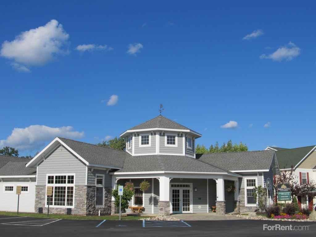 Hudson Preserve Luxury - Photo 2 of 20