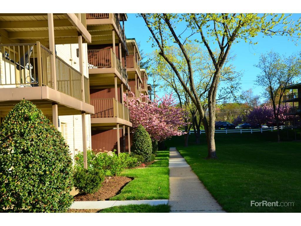 Oak Hill Apartments - Photo 2 of 17