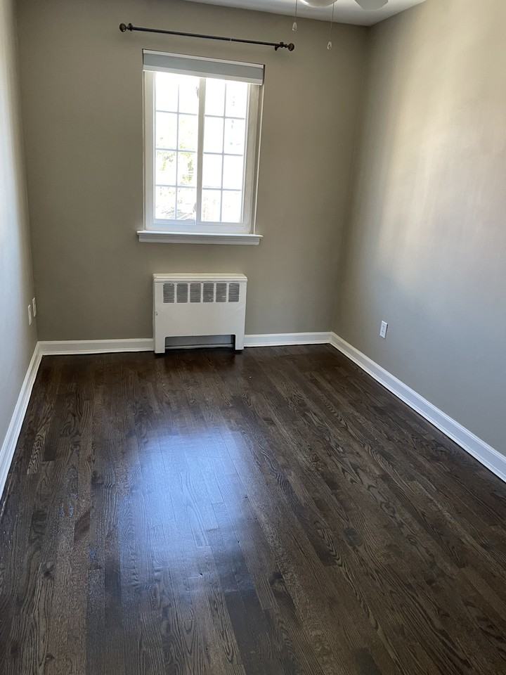 270 E 238th St #2ndFL - Photo 3 of 8