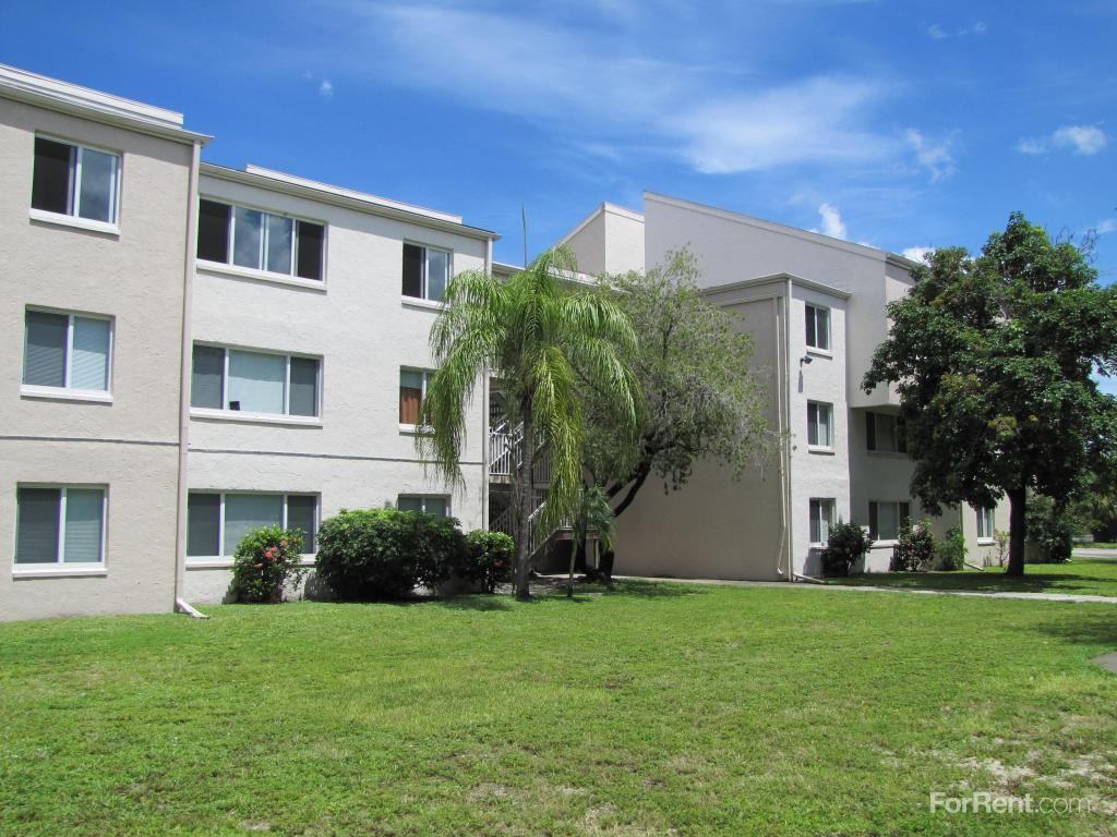 Waterford Apartments 3585 Central Ave, Fort Myers, FL 33901 Zumper