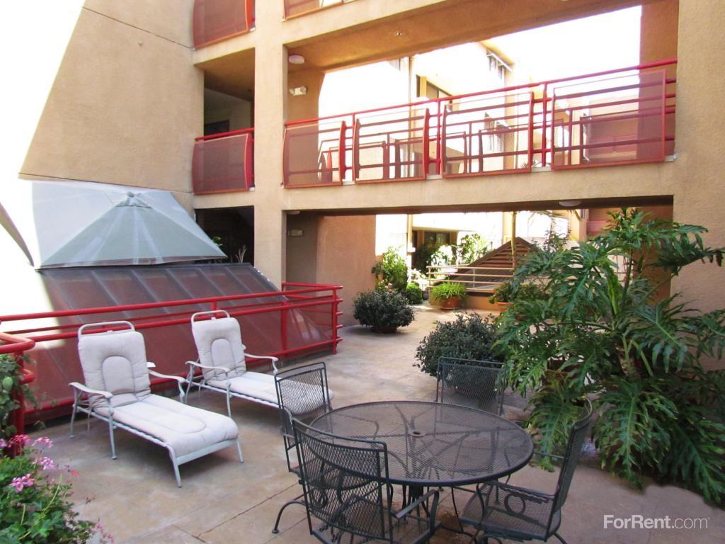 Los Feliz Club - Photo 3 of 20