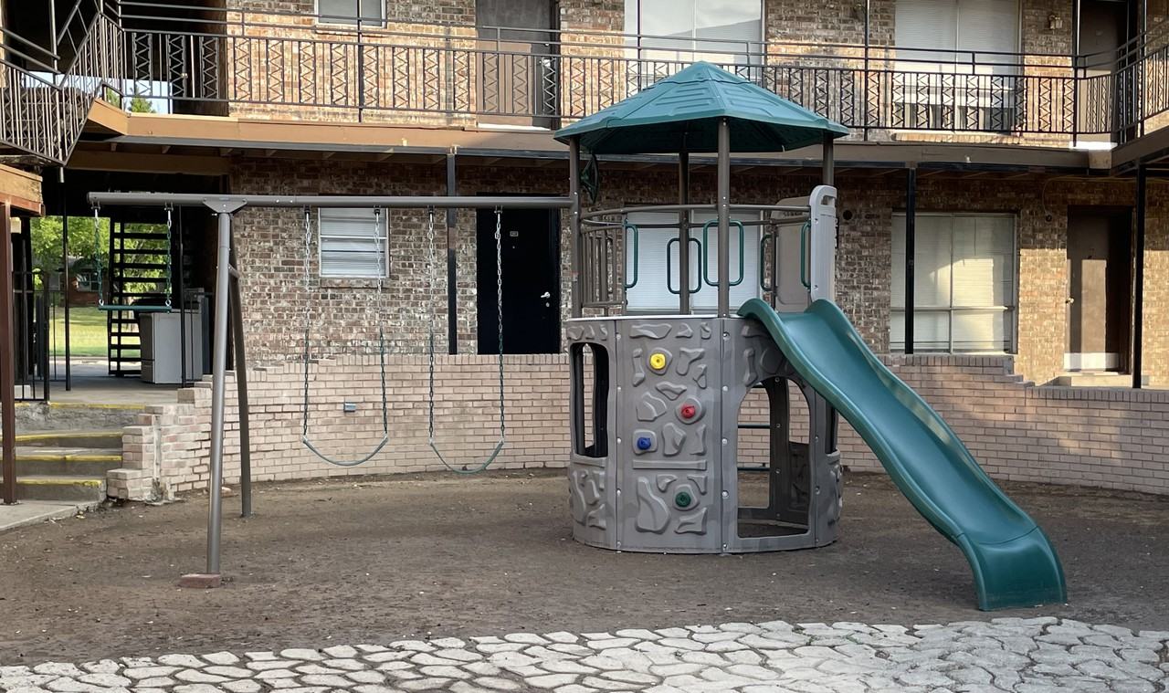 2717 West Jefferson Boulevard #210 - Photo 7 of 10