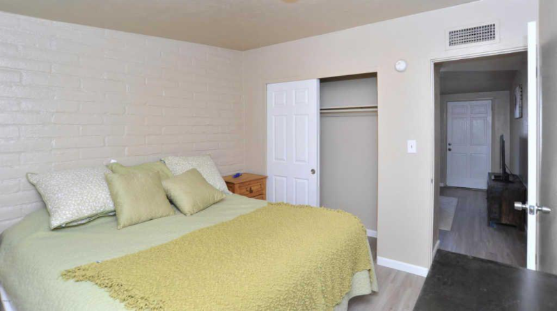 1220 E Lee St - Photo 3 of 9