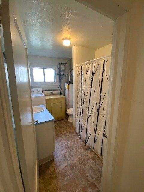 418 9th St W - Photo 3 of 7