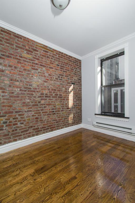 E 18th St #E3 - Photo 6 of 8