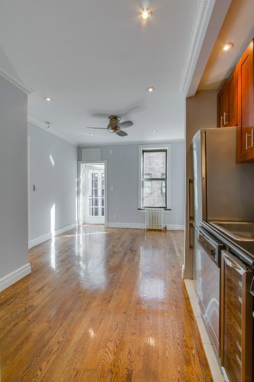 E 18th St #E3 - Photo 3 of 7