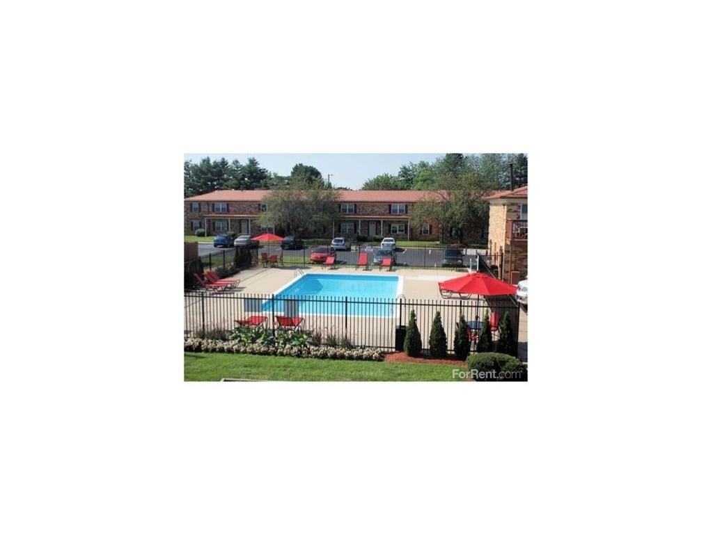 Charleston Square Apartments - Photo 2 of 3