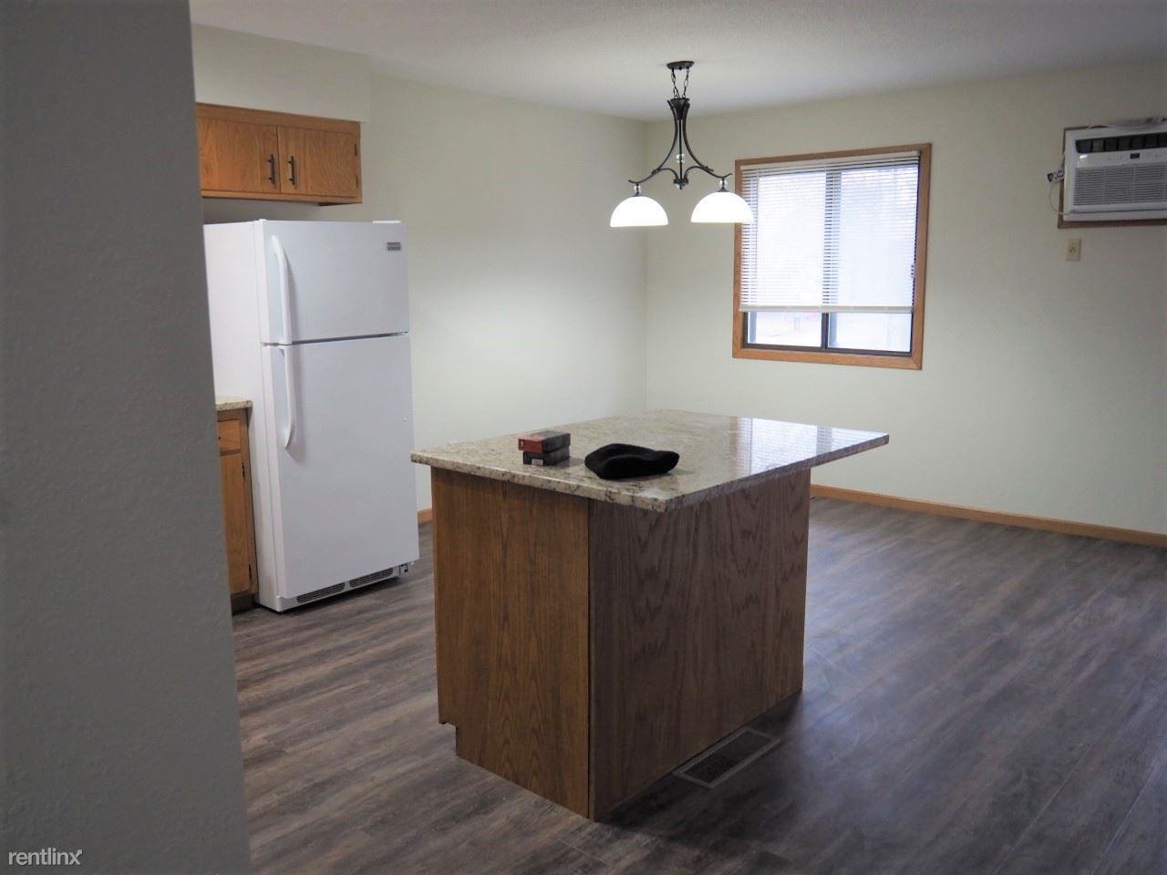 2651 Sylvan St - Photo 2 of 31