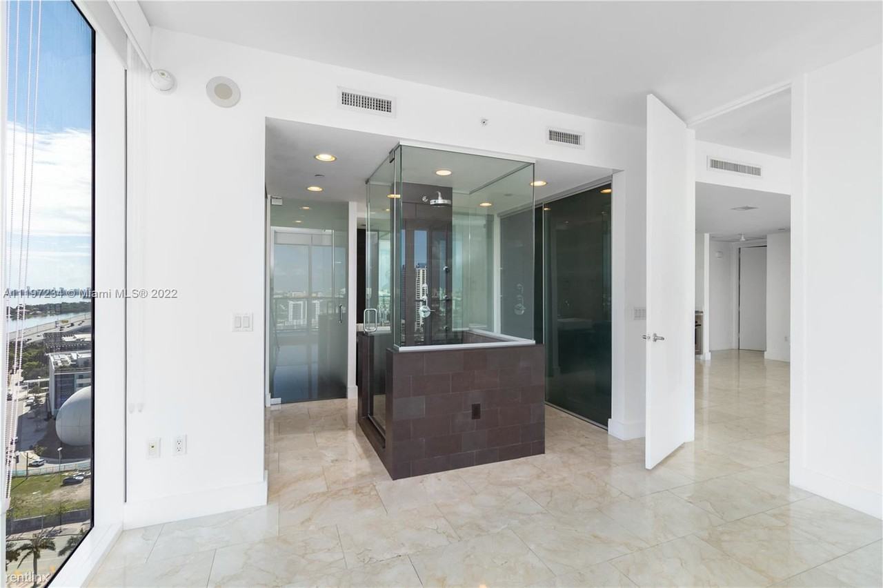 1040 Biscayne Blvd - Photo 3 of 13