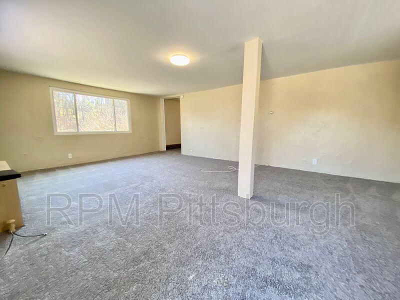 1611 Crawford Rd - Photo 3 of 11