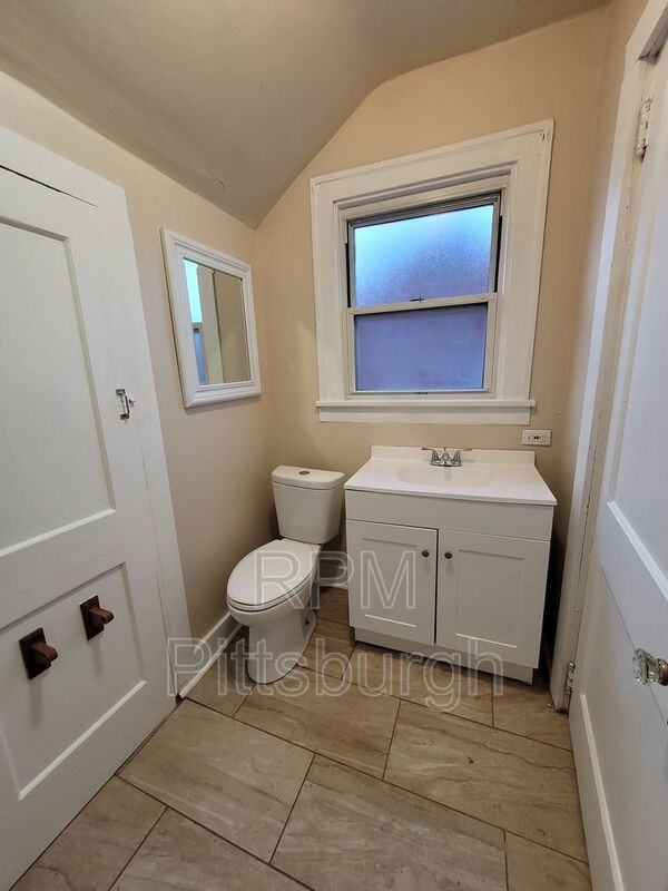 2356 Groveland St - Photo 3 of 11