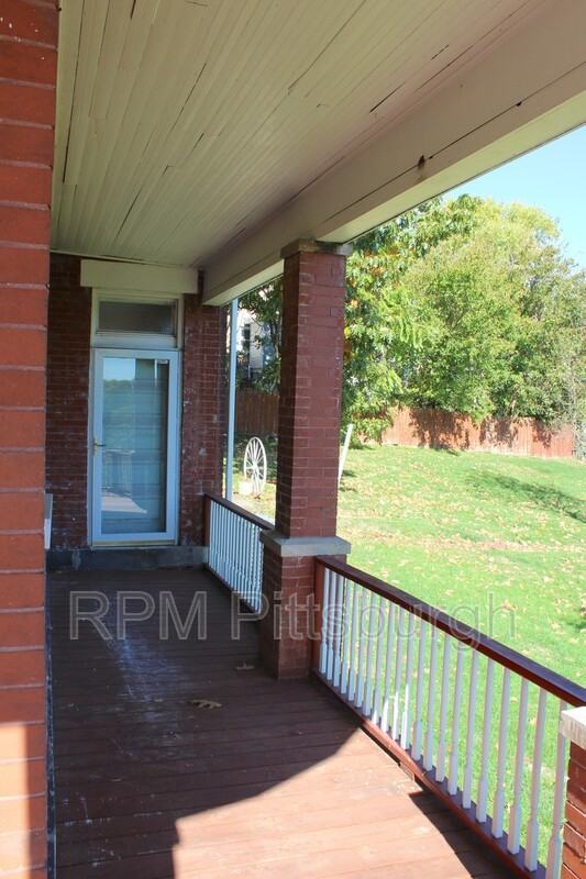 2623 Elsie St - Photo 3 of 32