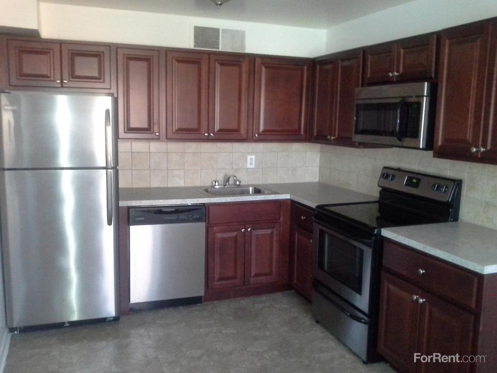 Chateau Apartments - Photo 3 of 19