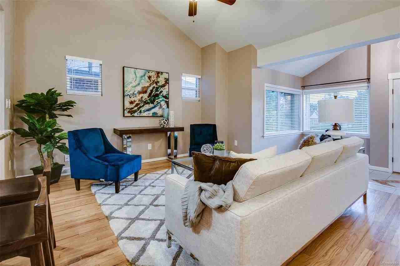3348 N Steele St - Photo 3 of 34