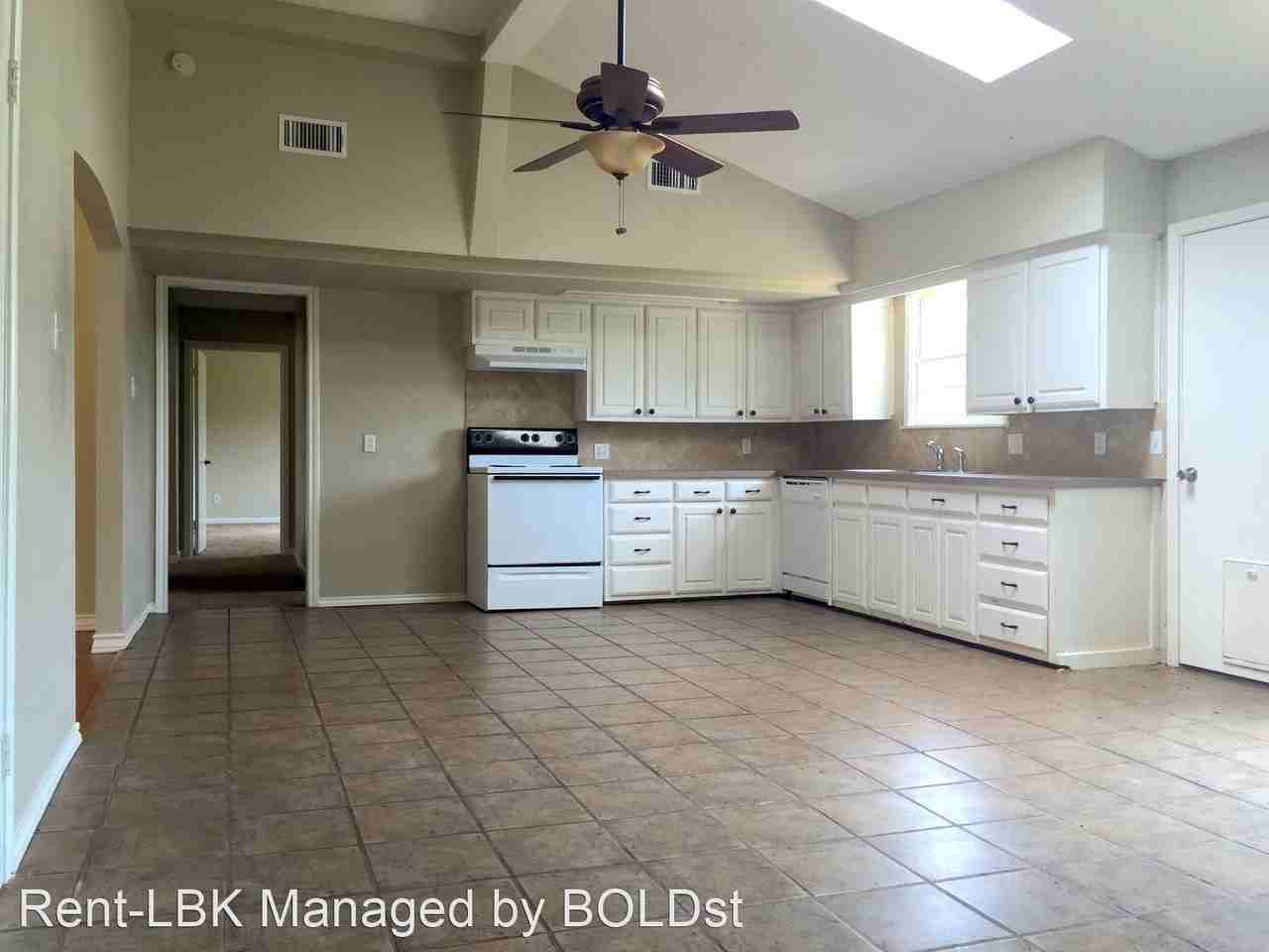 4824 6th St - Photo 3 of 17