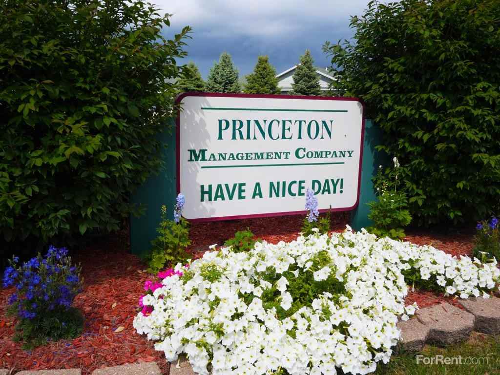 Forum Apartments - Photo 3 of 19