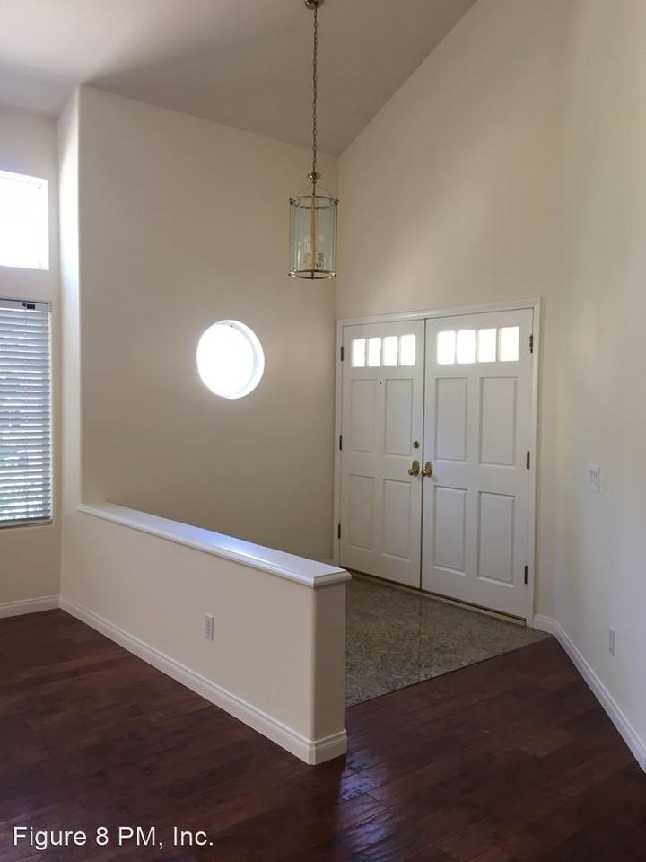 962 Calle Amable #B - Photo 3 of 46