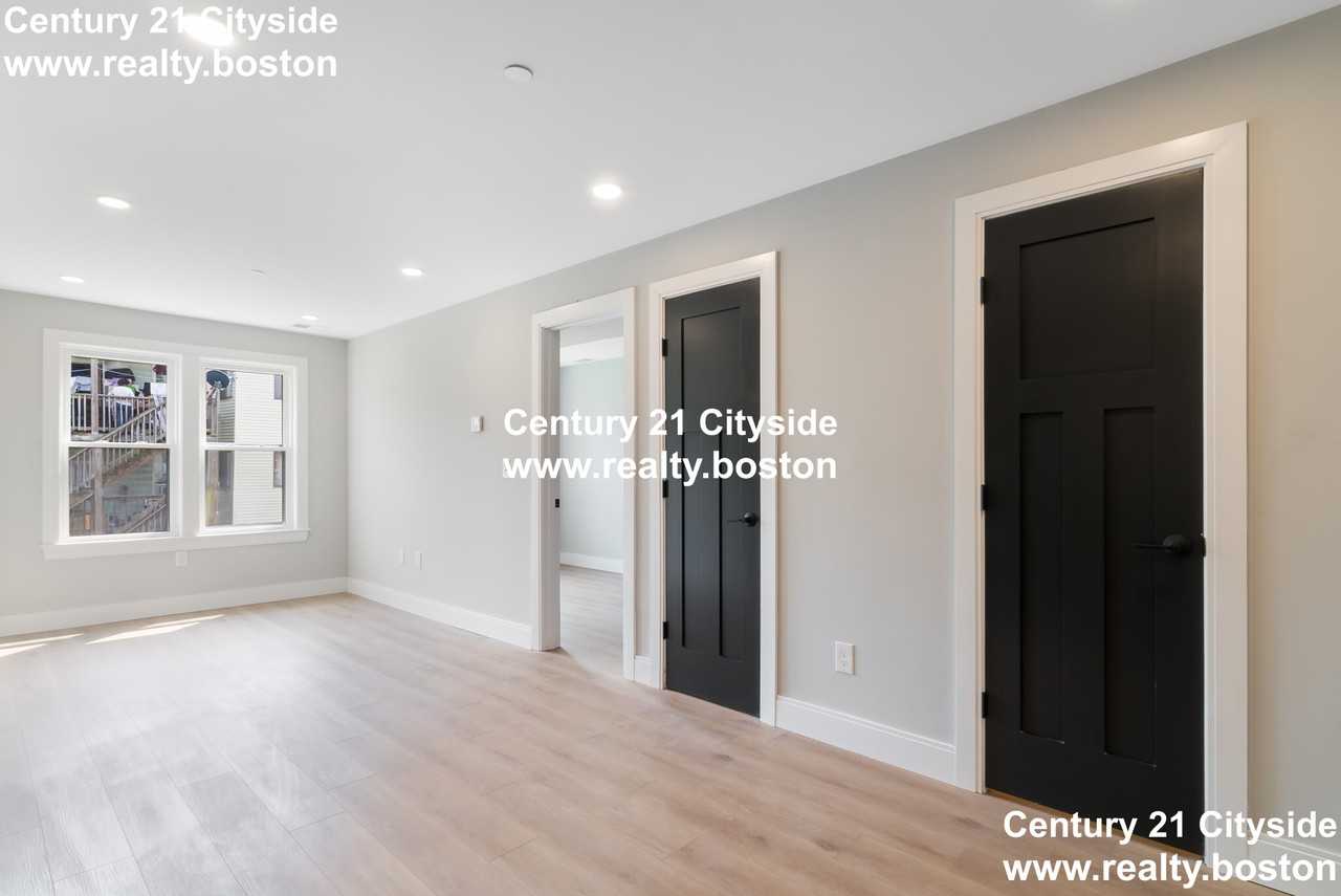 67 Chelsea St #2 - Photo 2 of 16