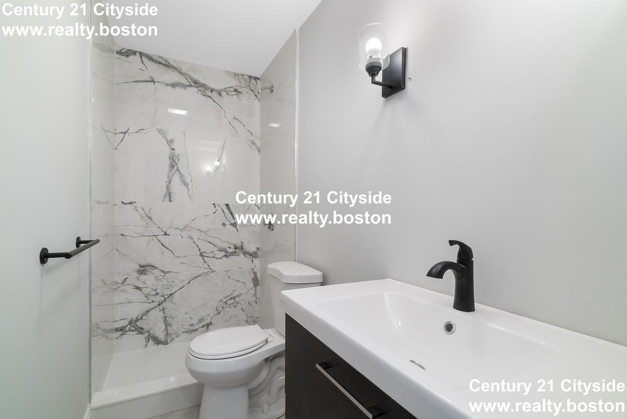 67 Chelsea St #2 - Photo 3 of 16