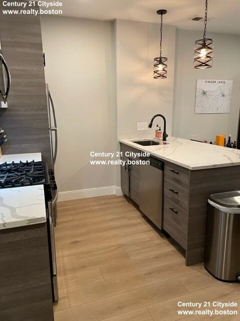 67 Chelsea St #2 - Photo 5 of 16