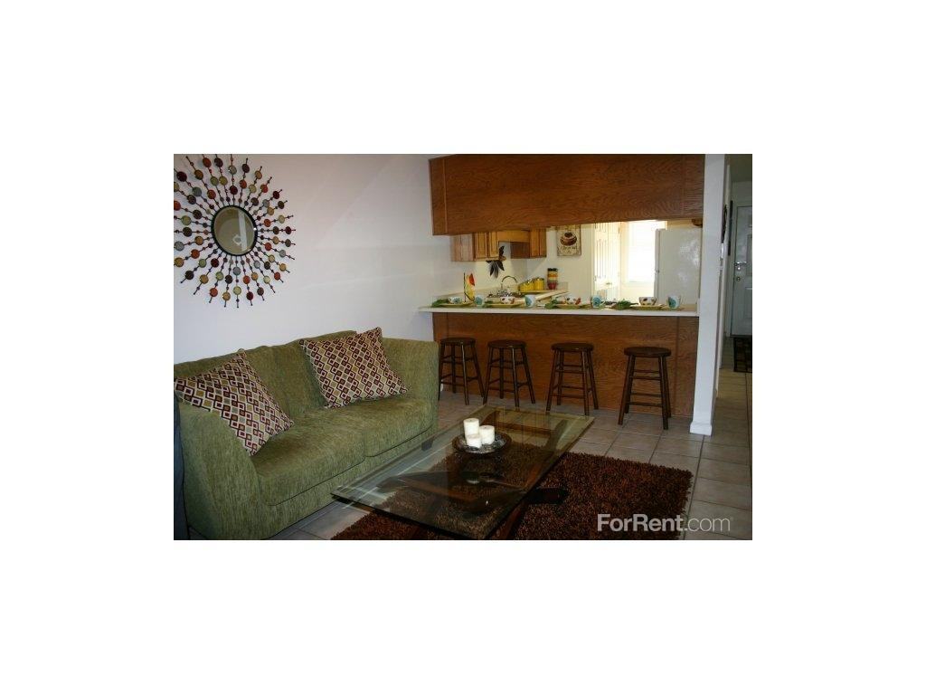 The Gates at Valdosta Student Apartments 1403 Baytree Dr, Valdosta