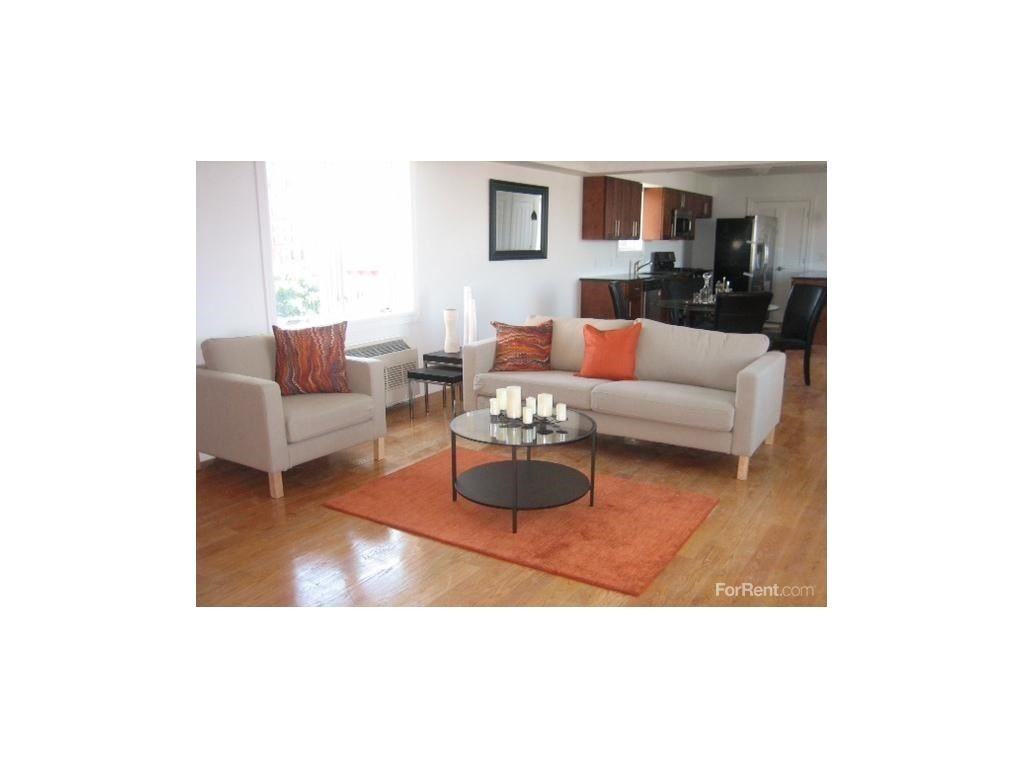 The Skyline - Photo 2 of 6