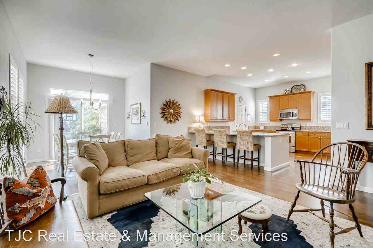 1020 Ulster St - Photo 2 of 17