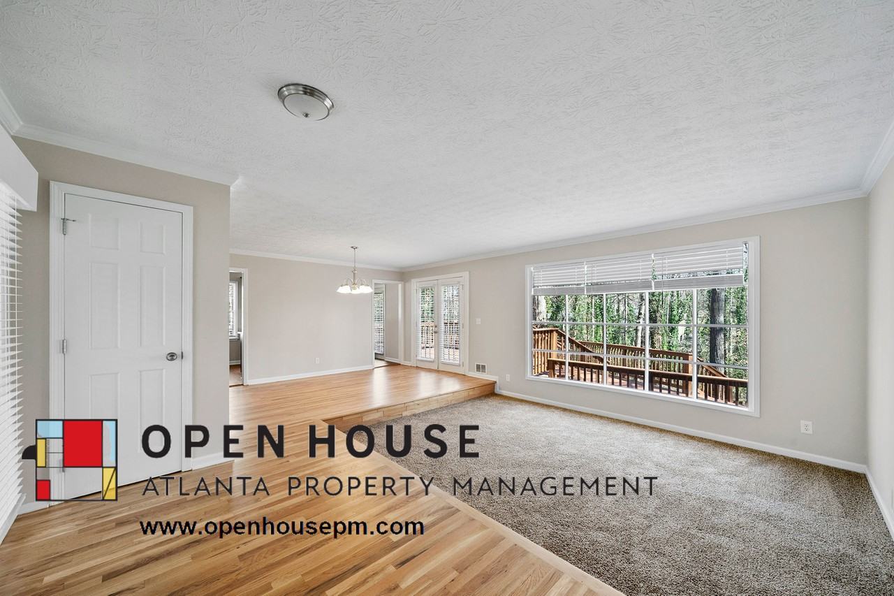 3575 Brookhill Cir - Photo 2 of 13