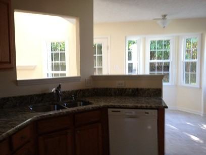 5015 Bridgewood Dr - Photo 5 of 15