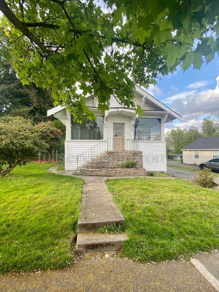 810 S Henderson St - Photo 2 of 34