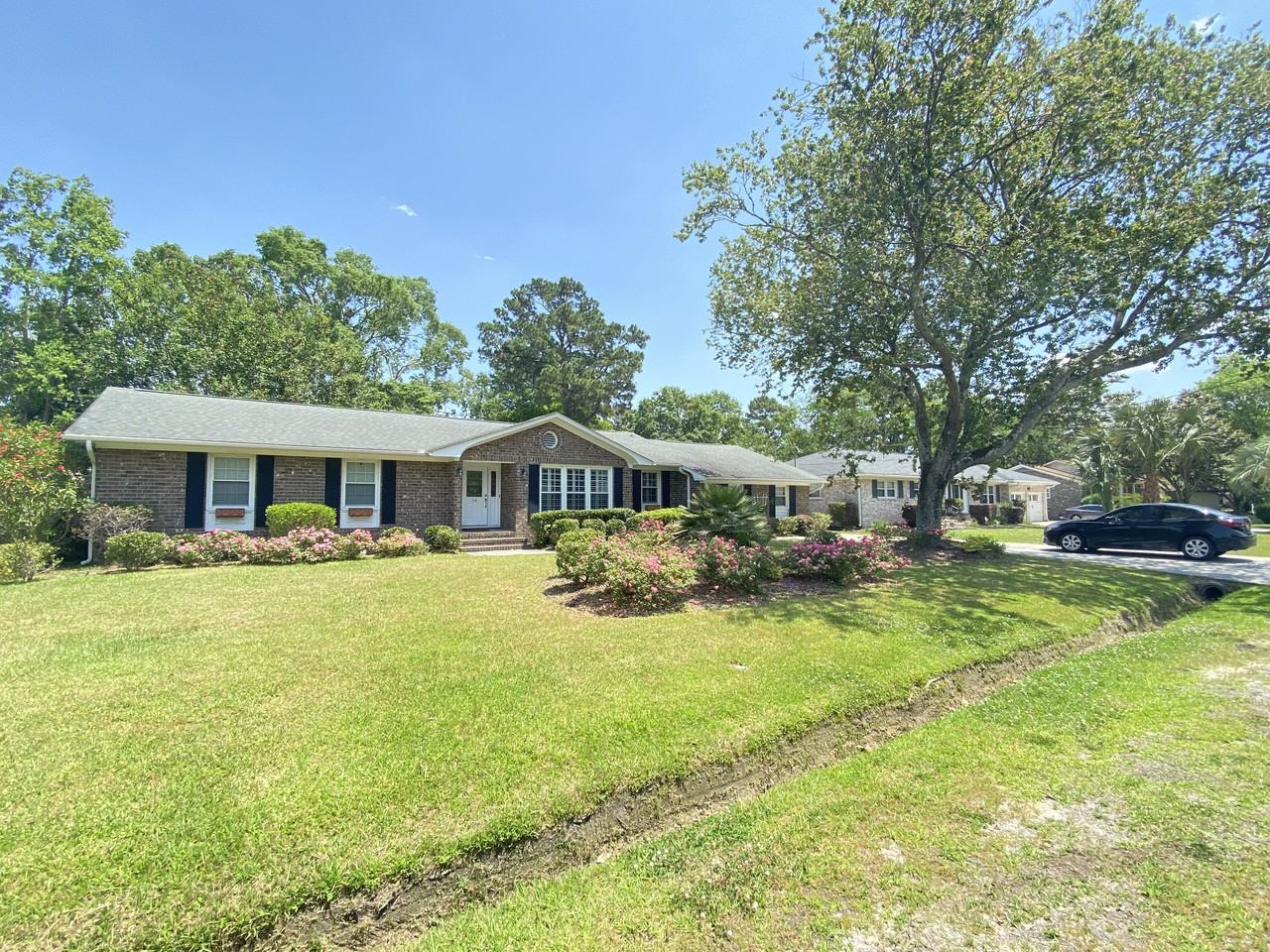 14 Lampton Rd - Photo 3 of 35