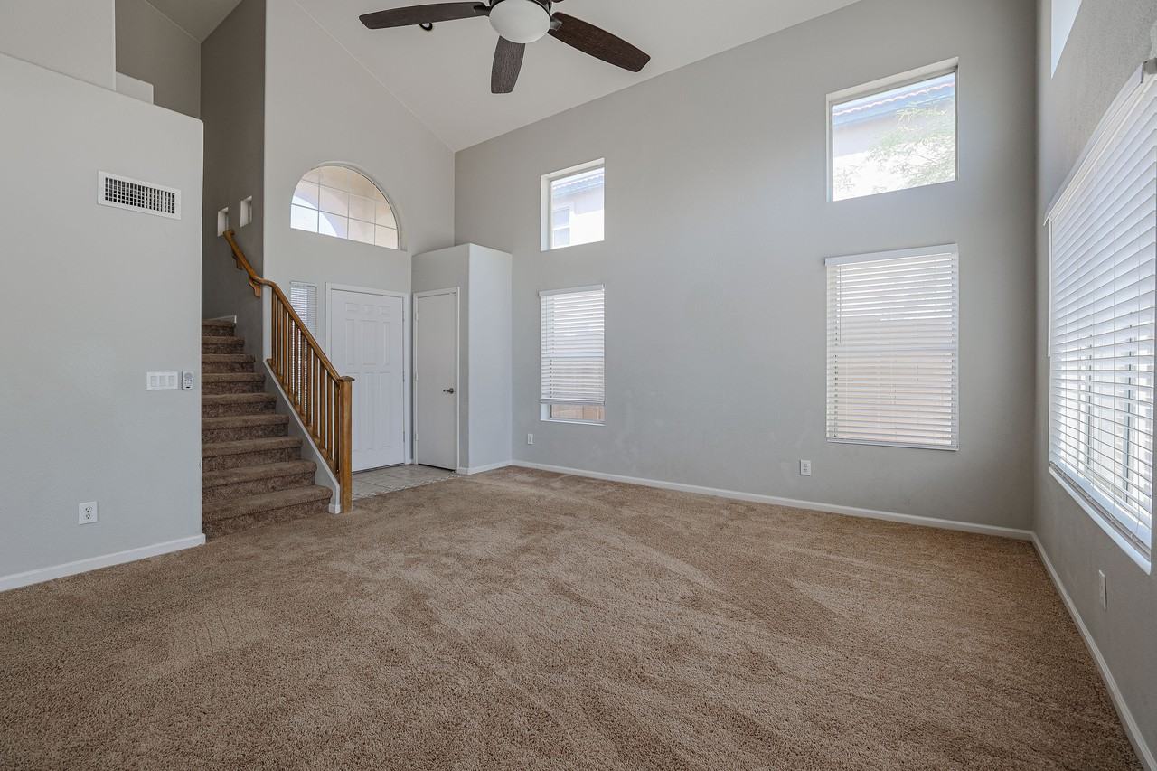 7441 W Fleetwood Ln - Photo 7 of 43