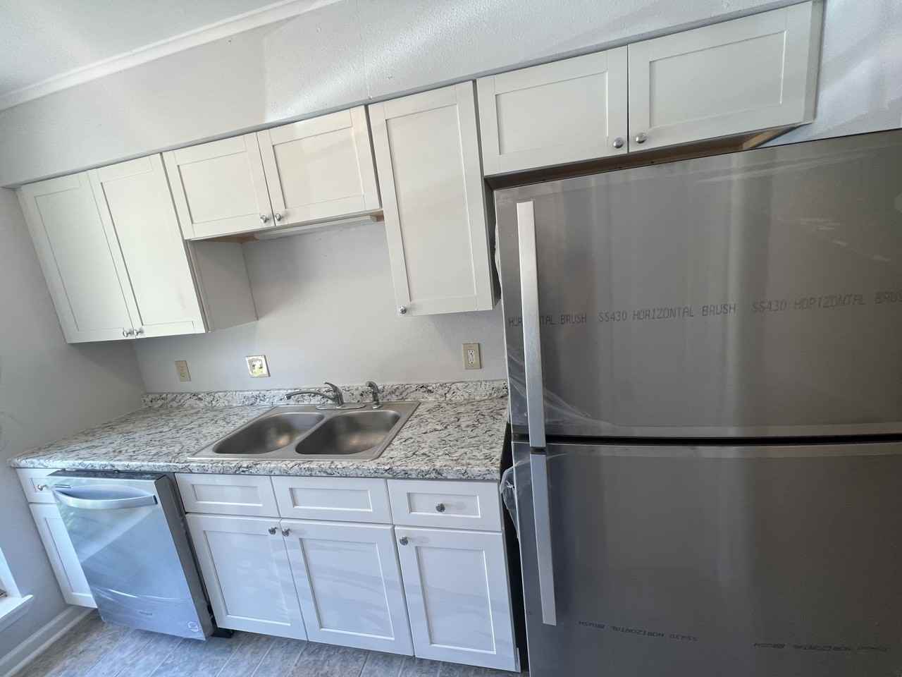 7123 Meadow Park Ave - Photo 2 of 11