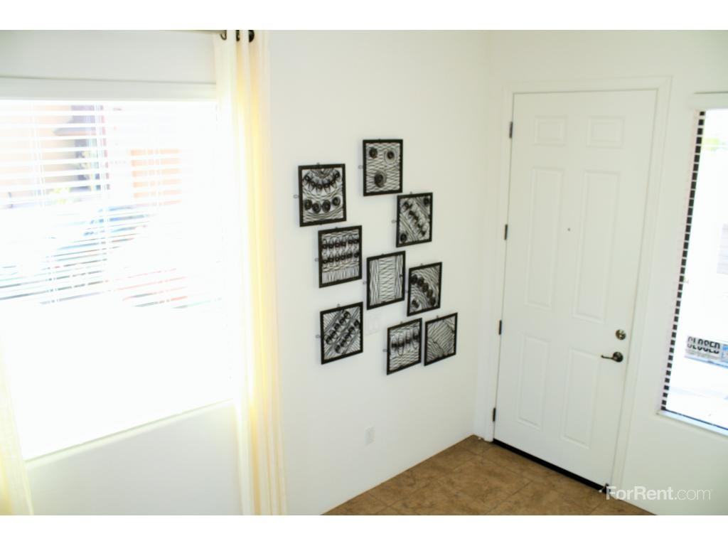 Galeria del Rio Rental Homes Apartments 5132 N. Prairie Clover Trail