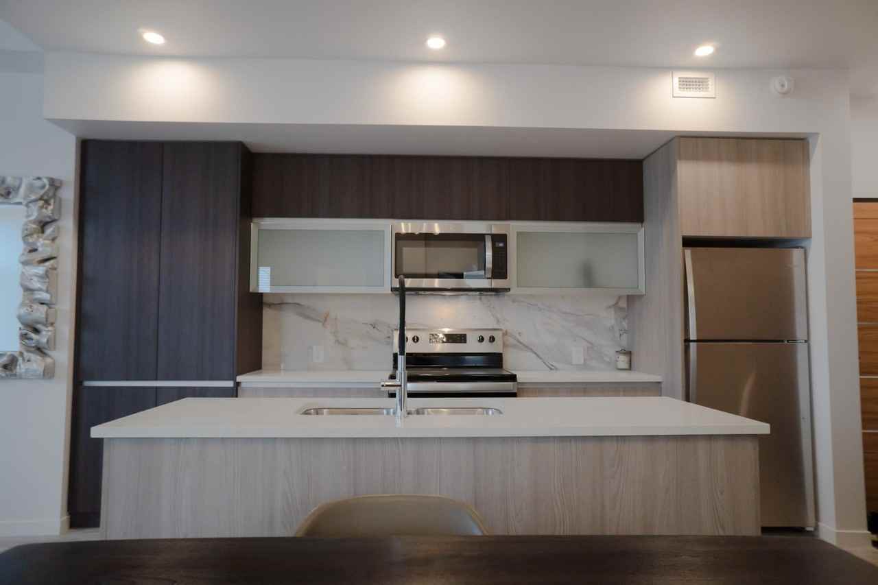 Montage - Photo 3 of 17