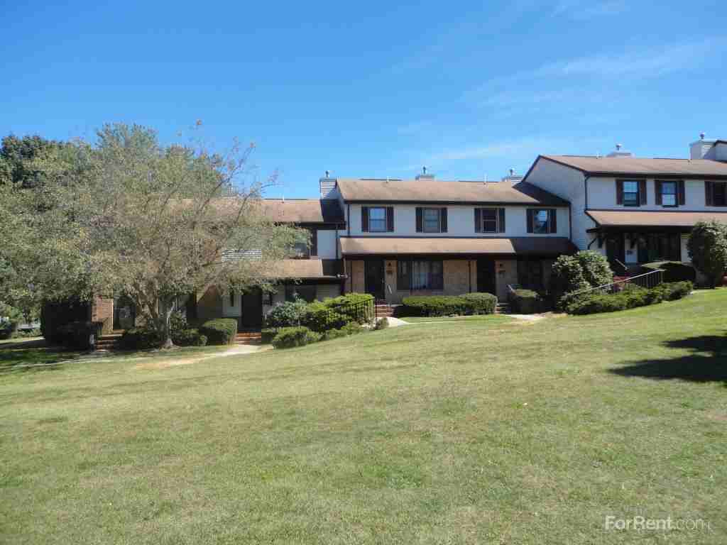 Warren Village Apartments for Rent - 747 Allen Rd, Hackettstown, NJ