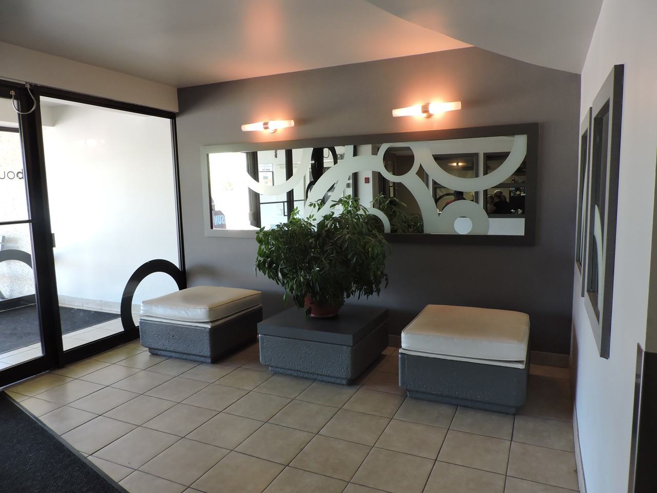 Boulton Estates Apartments 690 Kenaston Blvd, Winnipeg, MB R3N 1Z3