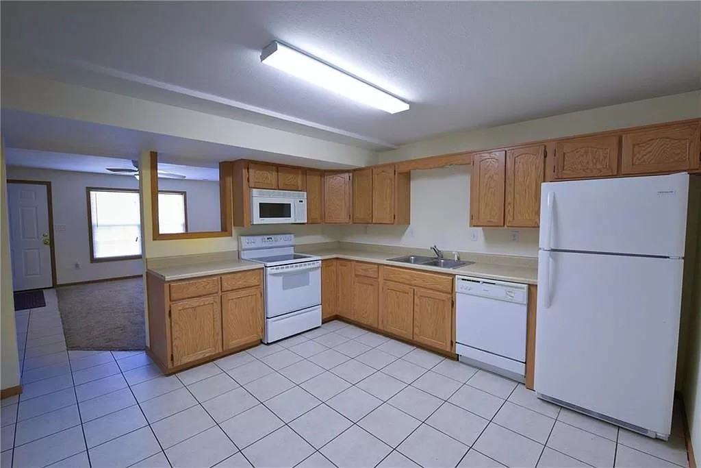 410 Ming St #A - Photo 3 of 10