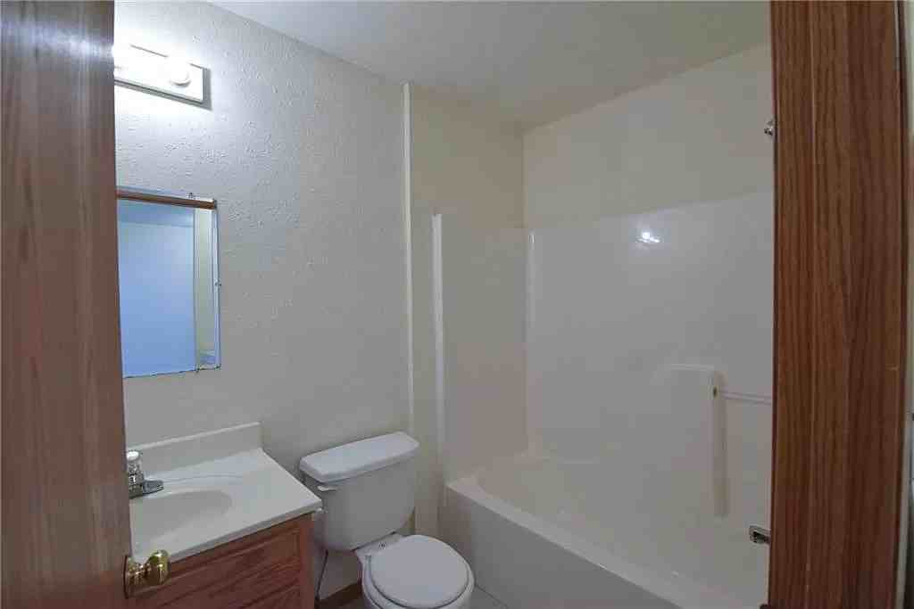 410 Ming St #A - Photo 7 of 10