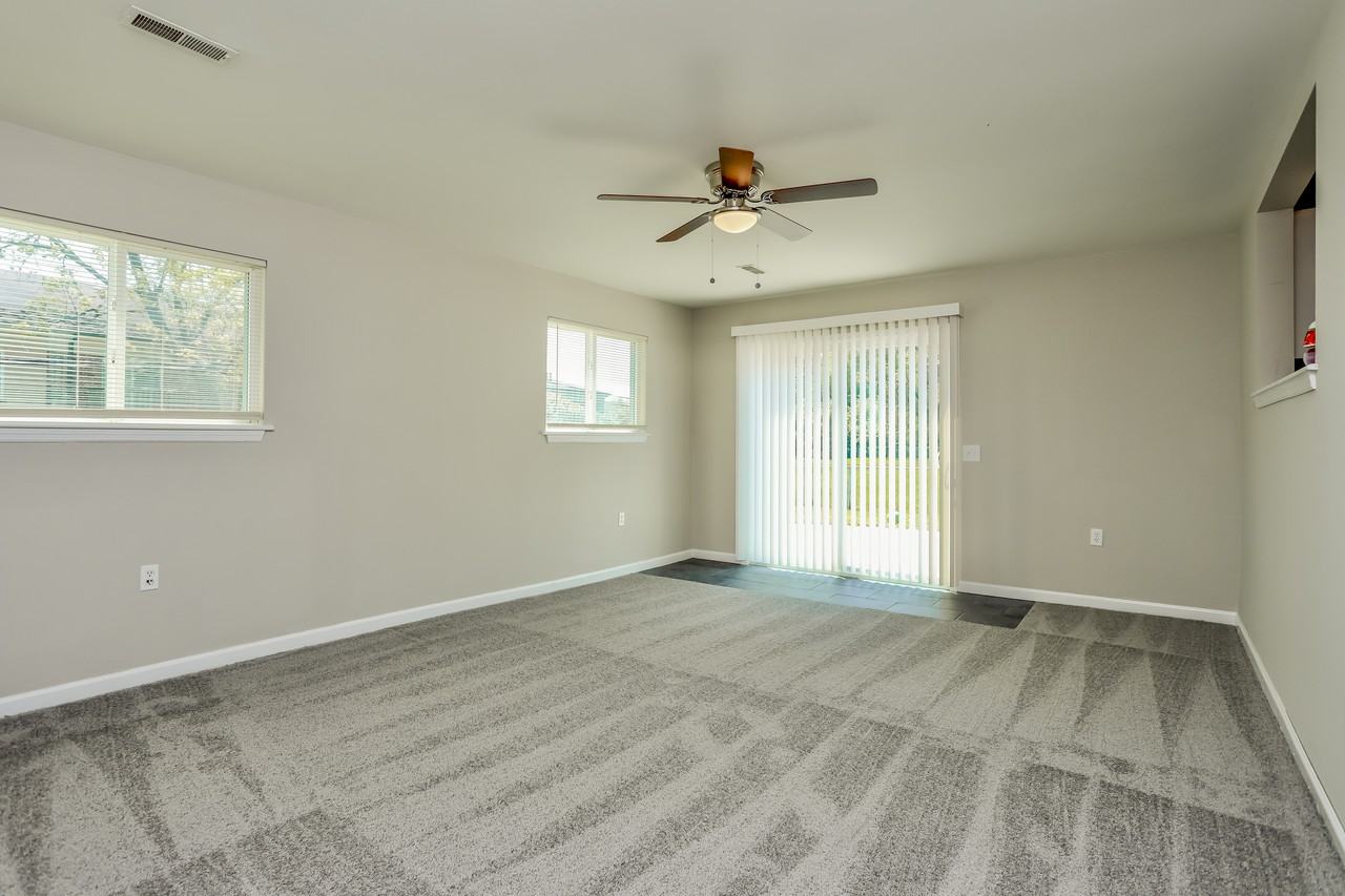 1620 Beverly Dr - Photo 2 of 16