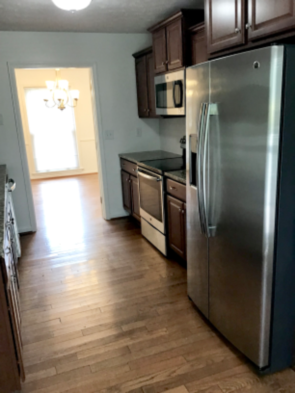 6801 Chepstow Ct - Photo 5 of 36