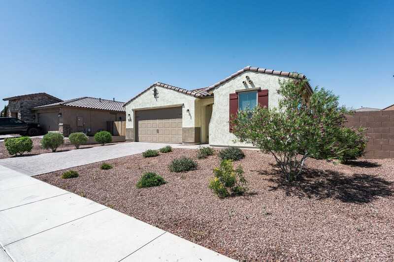 18222 W Fulton St - Photo 2 of 30