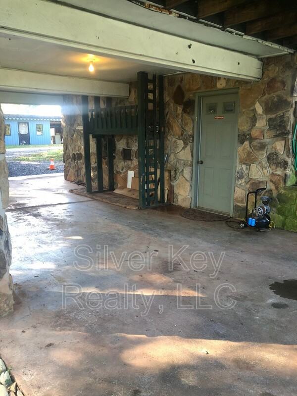 194 Setterberg Rd #4 - Photo 3 of 9