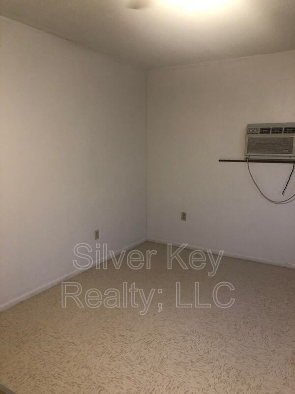 194 Setterberg Rd #4 - Photo 5 of 9