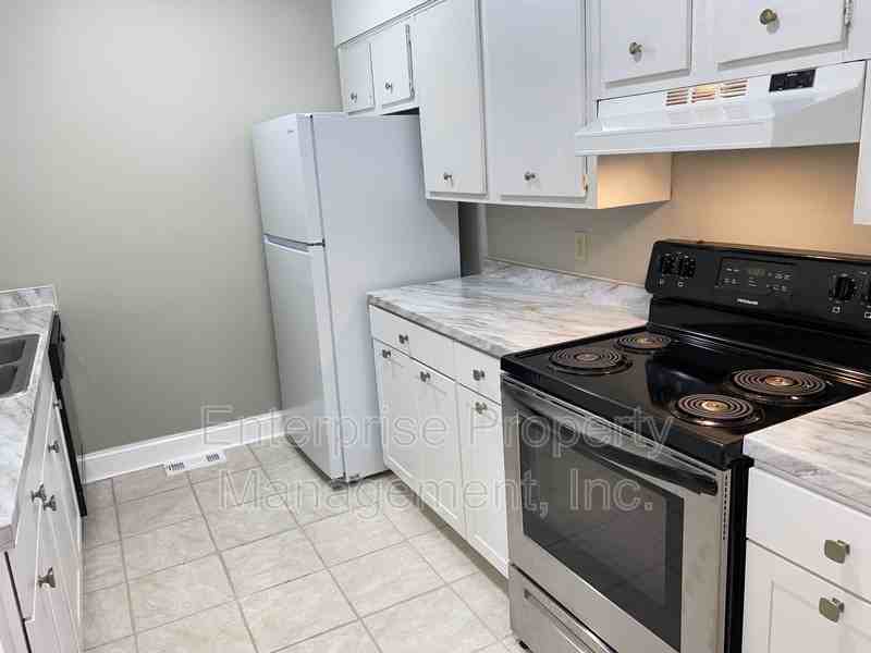 8176 Harley St - Photo 7 of 32