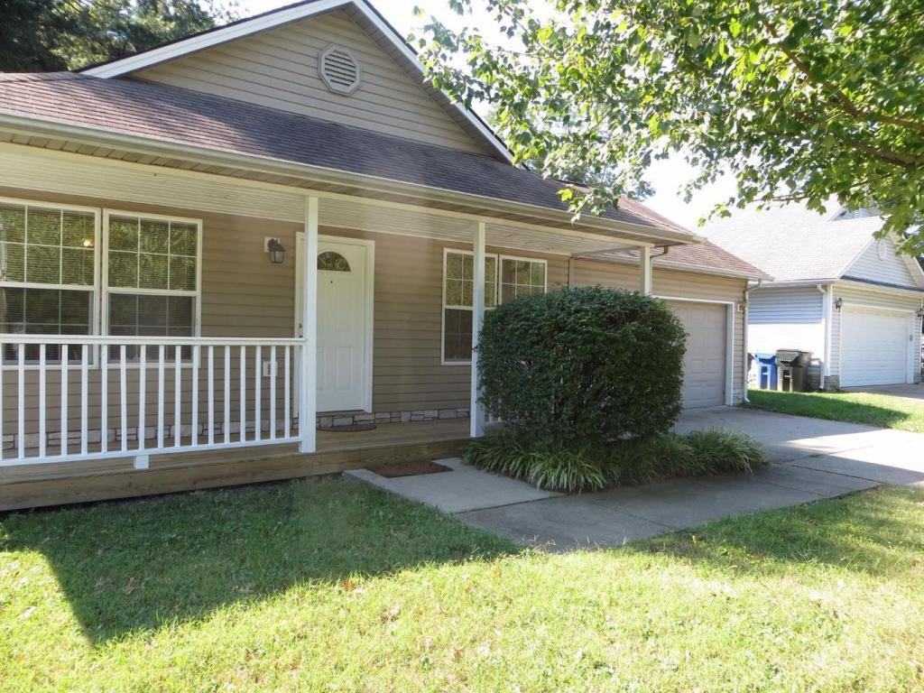 1770 Bryan Station Rd - Photo 2 of 16