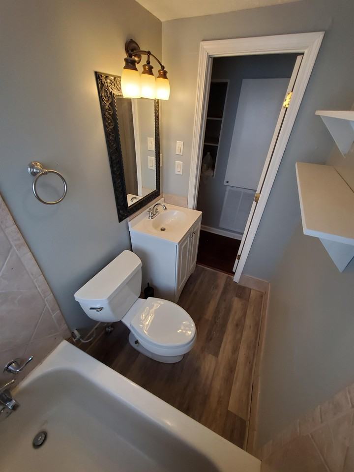 1000 Live Oak St #1 - Photo 3 of 18