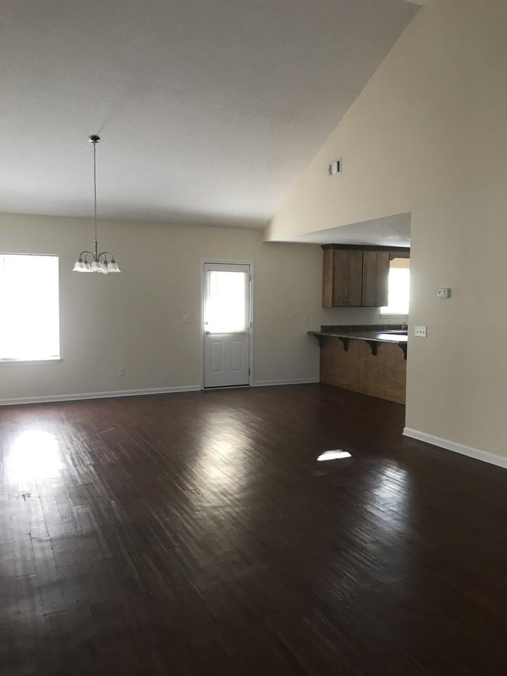 2806 Davis Rd #1 - Photo 4 of 10