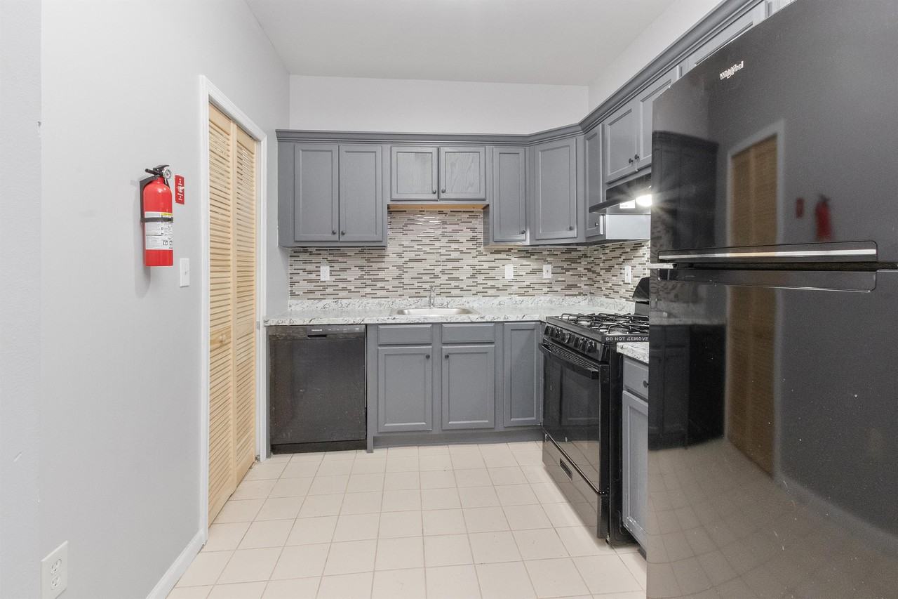 115 New Rose St #1 - Photo 2 of 19